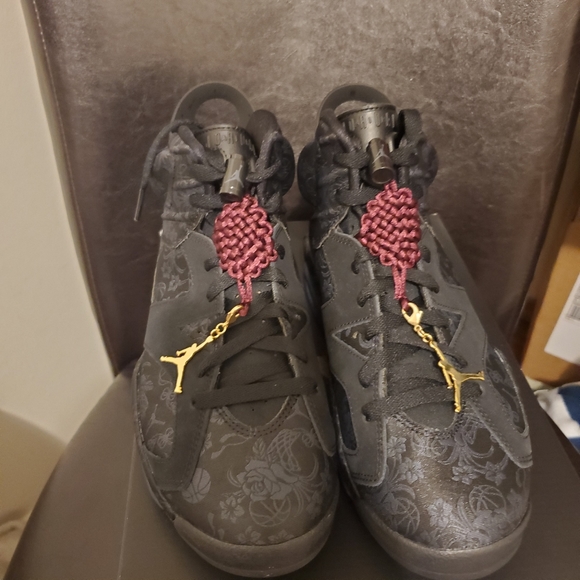 Jordan 6 - Picture 3 of 8